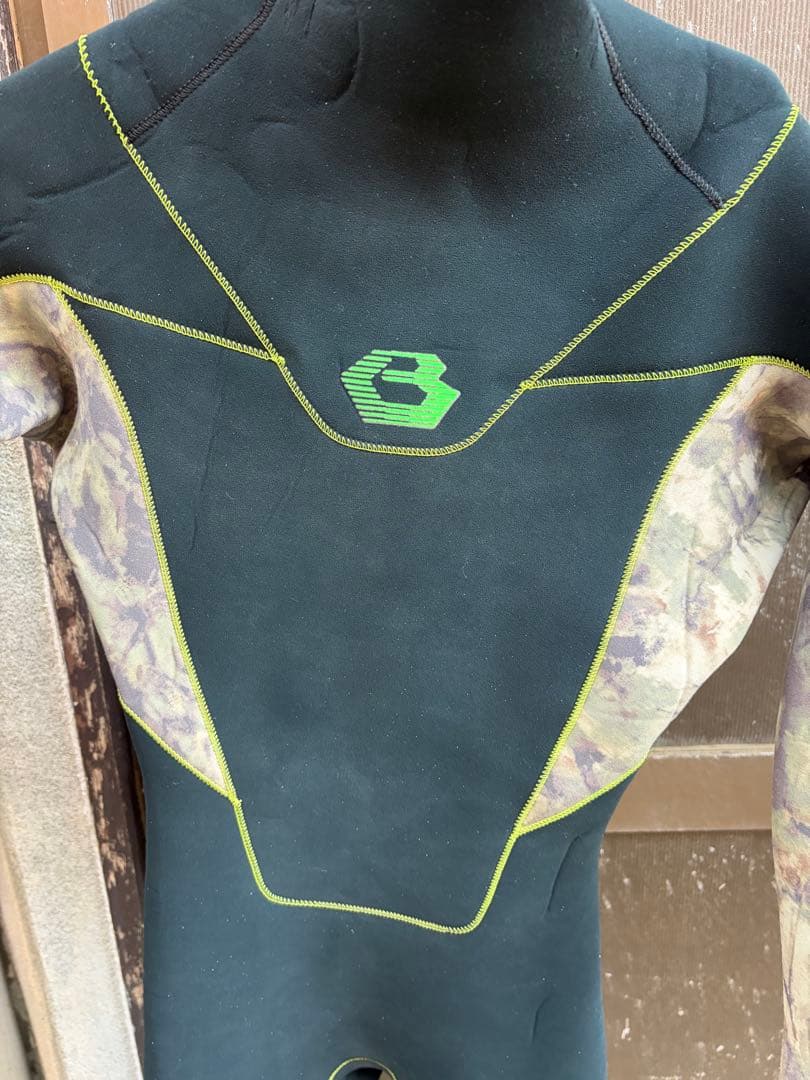 BEWET フルスーツ ジャーフル３ミリ