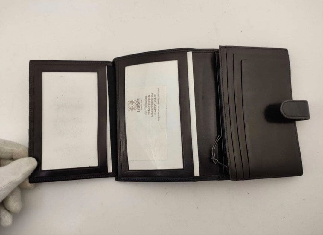 《希少‼️》LOEWE ロエベ　レザー二つ折り財布 値下げ⭕️