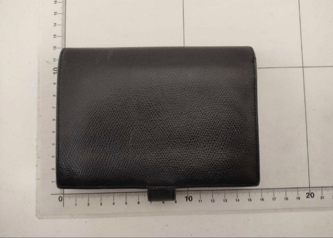 《希少‼️》LOEWE ロエベ　レザー二つ折り財布 値下げ⭕️