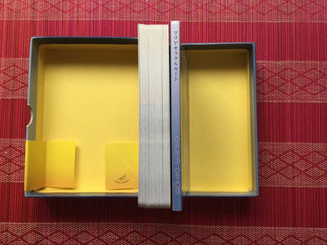 日本語解説書つき　マリアオラクルカード