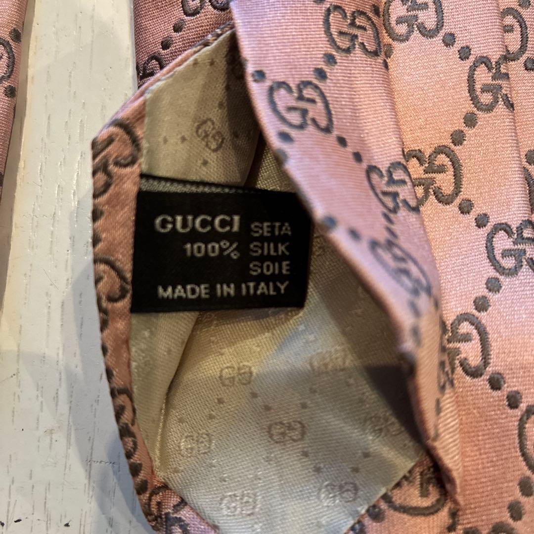 GUCCI ピンク GGロゴ ネクタイ