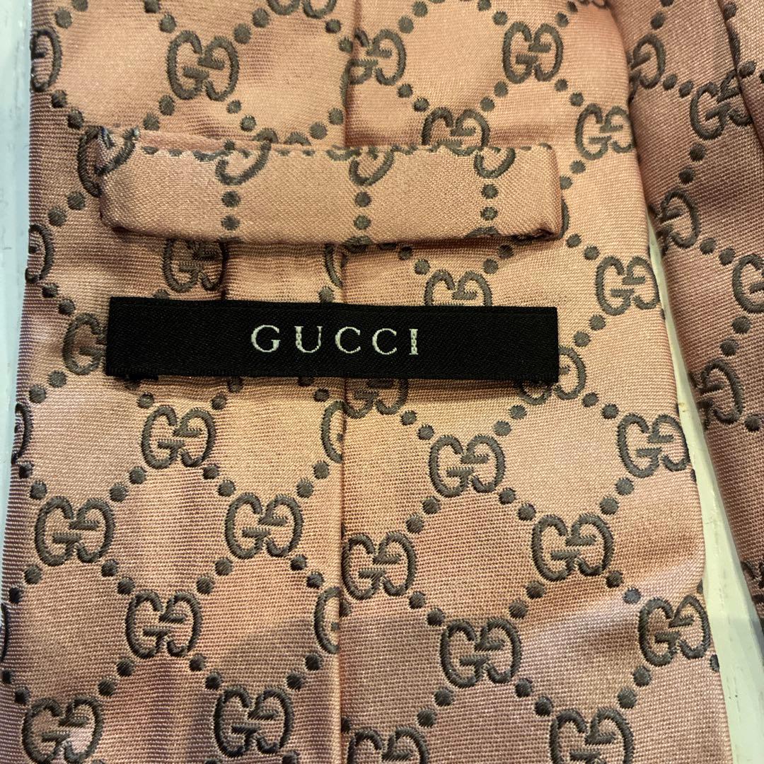 GUCCI ピンク GGロゴ ネクタイ