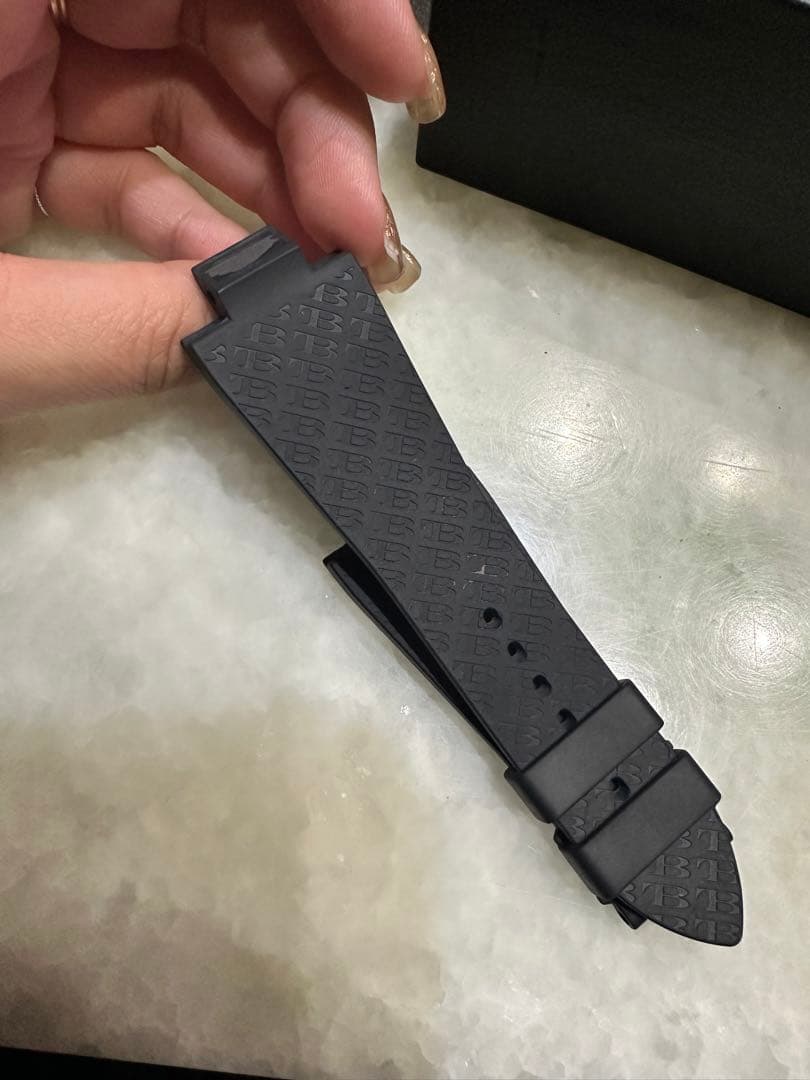 ブティ　BUTI　９　ノーヴェ　クロノグラフ　限定1000本　赤文字盤　赤ケース