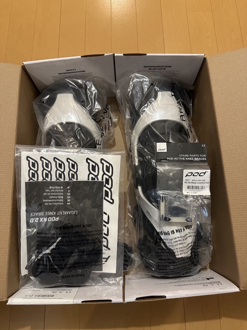 k*i様 【付属品付き】pod モトクロスニーブレース　xs/s 白　中古