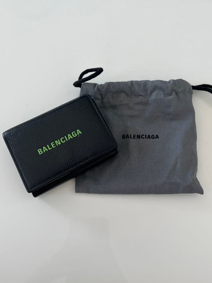 バレンシアガ 三つ折り財布 エブリデイ レザー ブラック グリーン