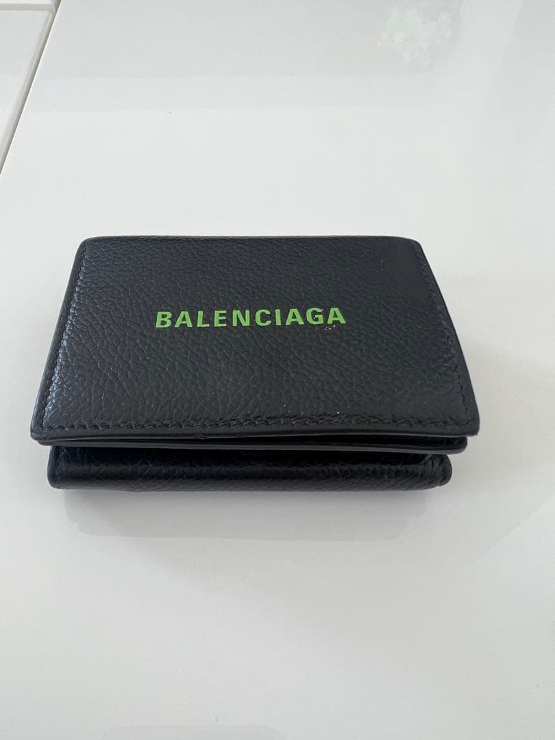 バレンシアガ 三つ折り財布 エブリデイ レザー ブラック グリーン