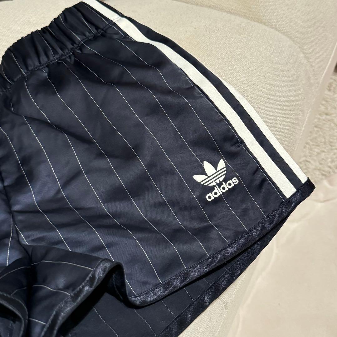 ADIDAS sporty&rich ショーツ ネイビー