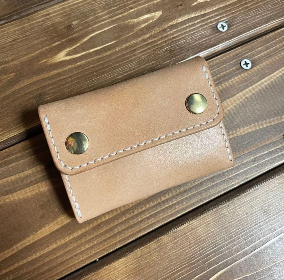 ショートトラッカーウォレット　栃木レザー　丘染めブラック　三つ折り　Nシルバー