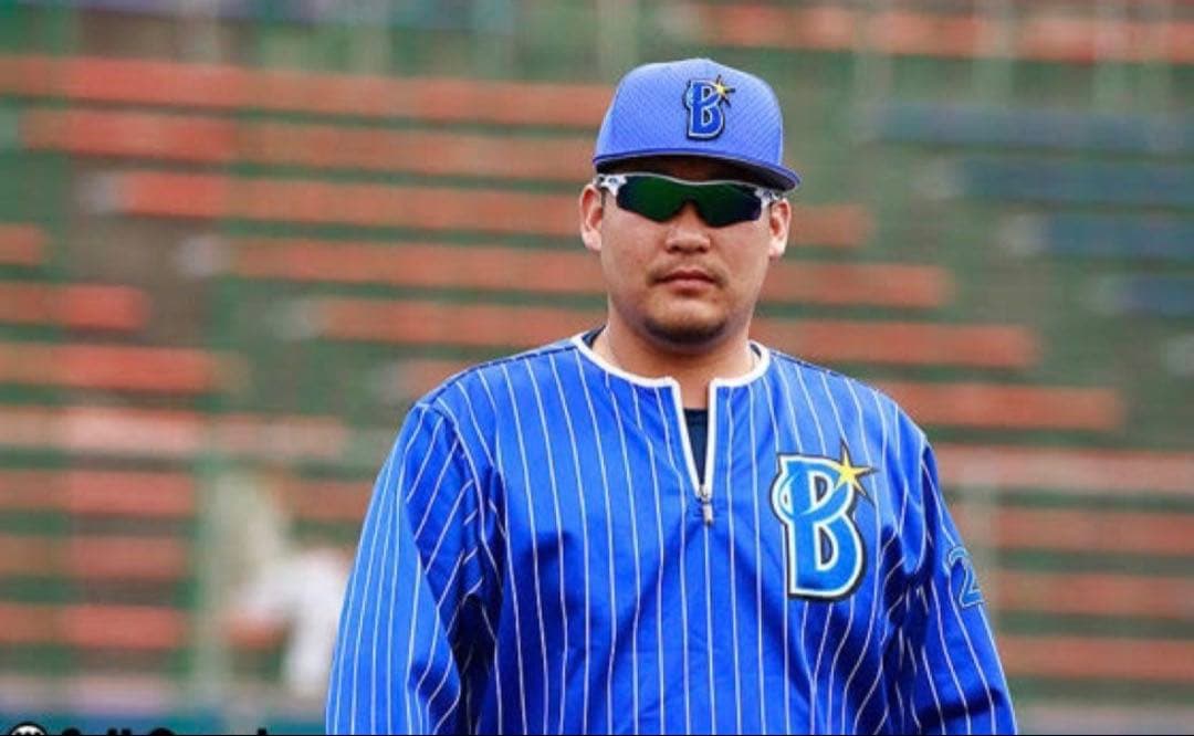 横浜DeNAベイスターズ プルオーバー　【プロ支給品】