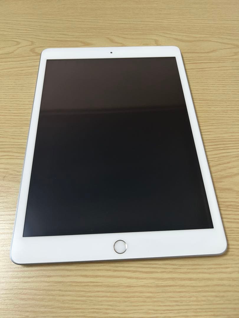 iPad 第７世代 シルバー 128GB wifi・cellularモデル