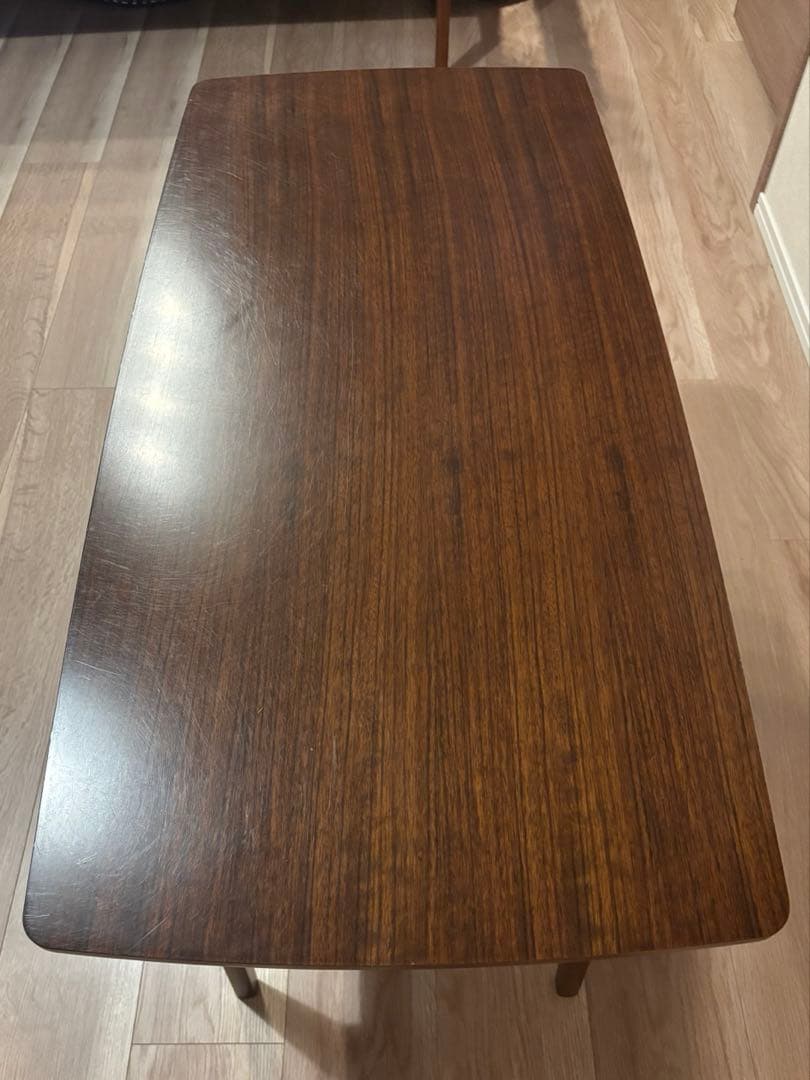 カリモク60 のリビングテーブル