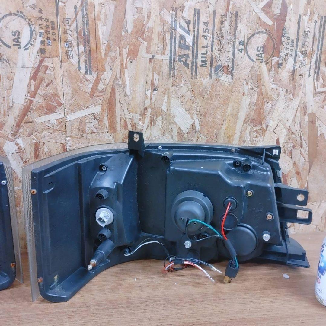 ハイエース1型2型イカリング社外ヘッドライト