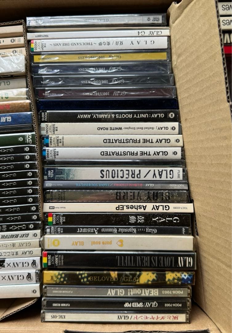 貴重品 GLAY CD VHS 初回特典 缶バッジ 下敷き ポストカード