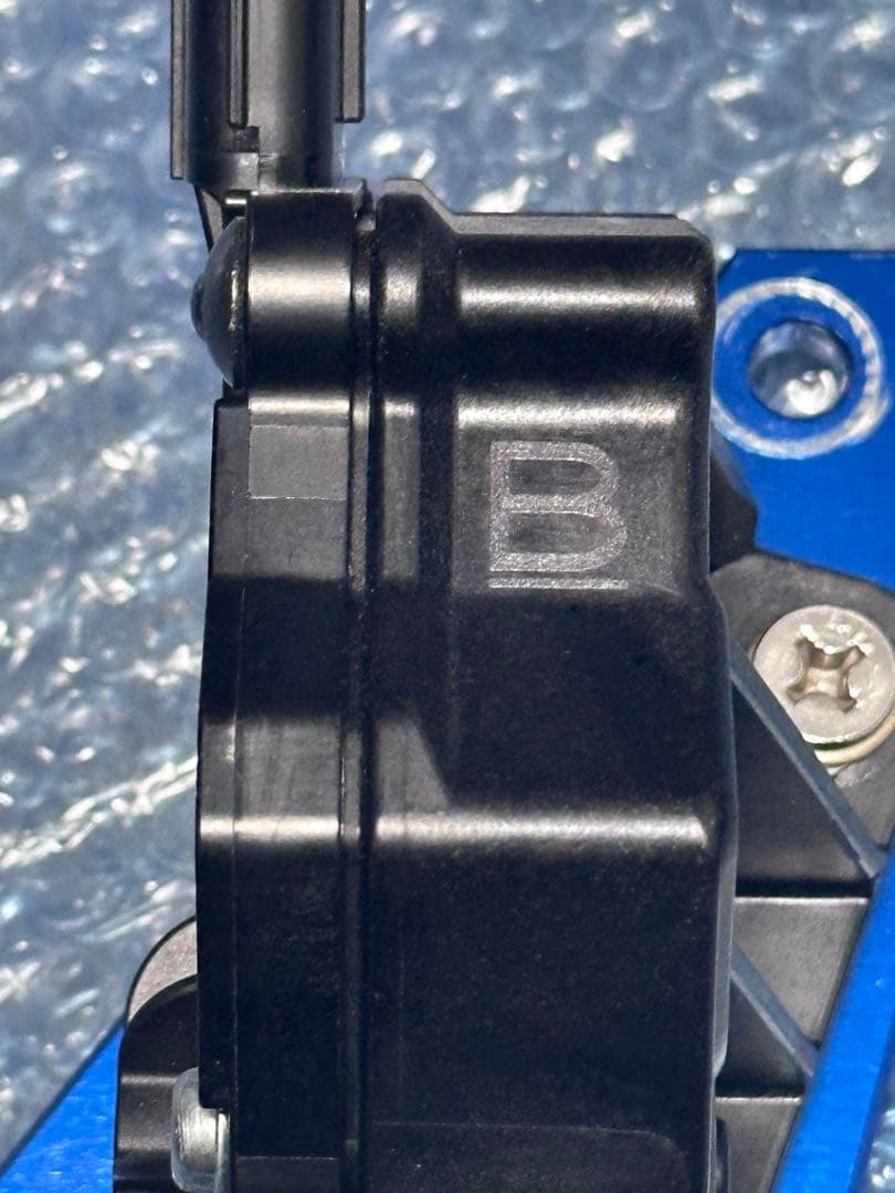 ZN6 86 ハイレスポンスアクセルユニット+メーカー不明オフセットプレート