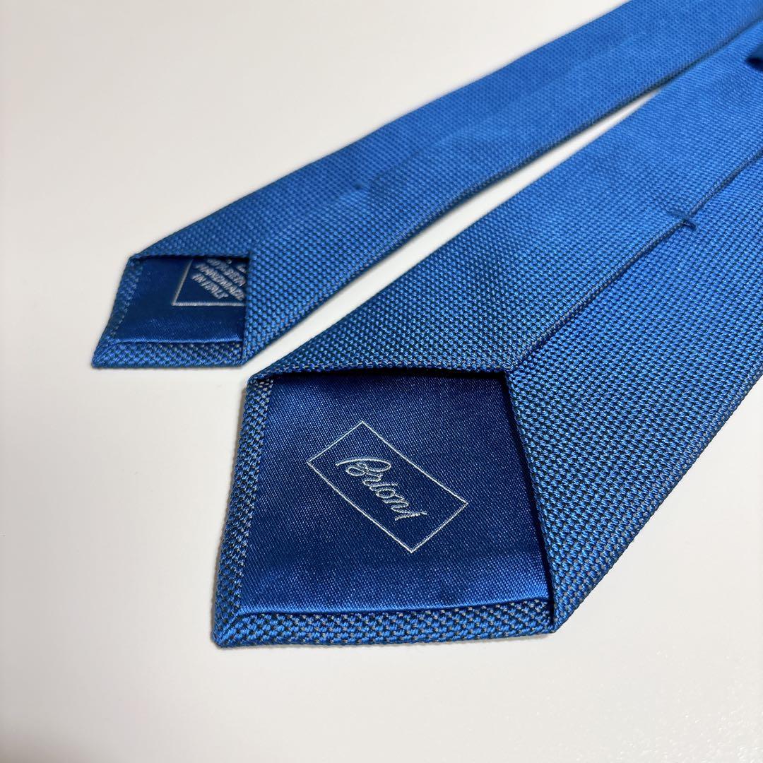 Brioni シルク ネクタイ ロイヤルブルー シャンブレー織り ソリッド