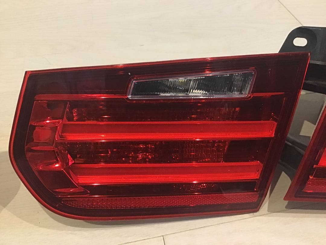 ⭐️ F30純正テールライト前期　1台分セット(LEDバルブ付)⭐️