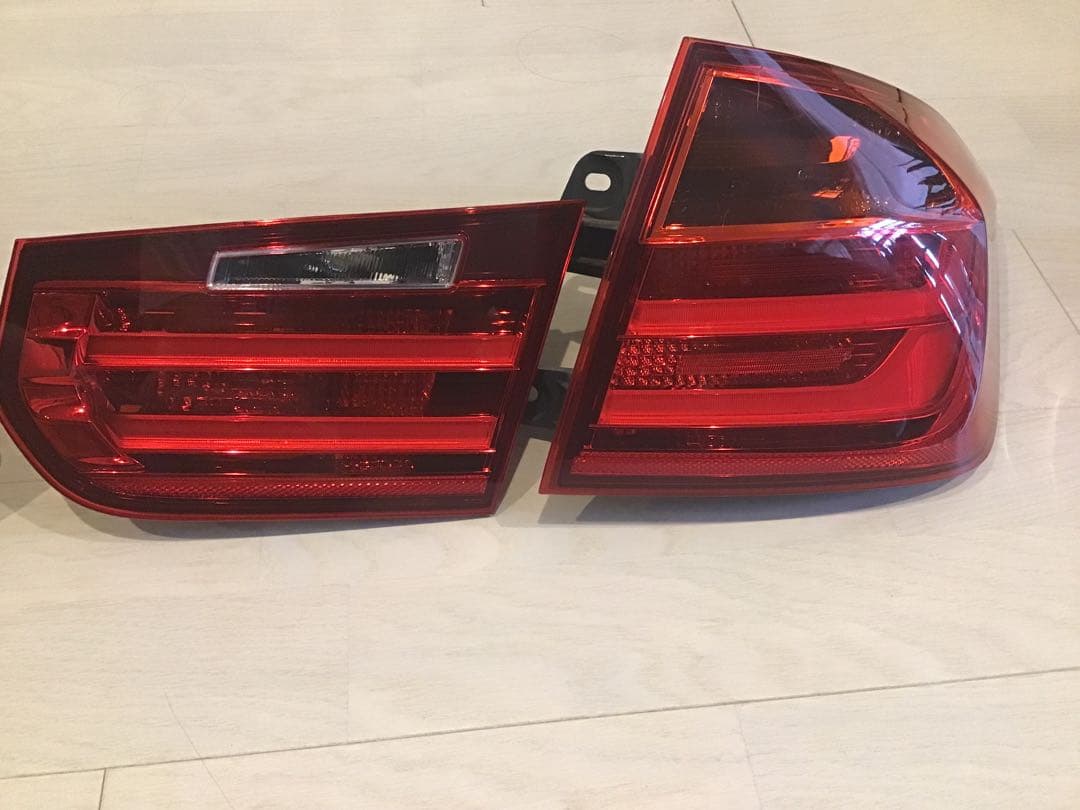 ⭐️ F30純正テールライト前期　1台分セット(LEDバルブ付)⭐️