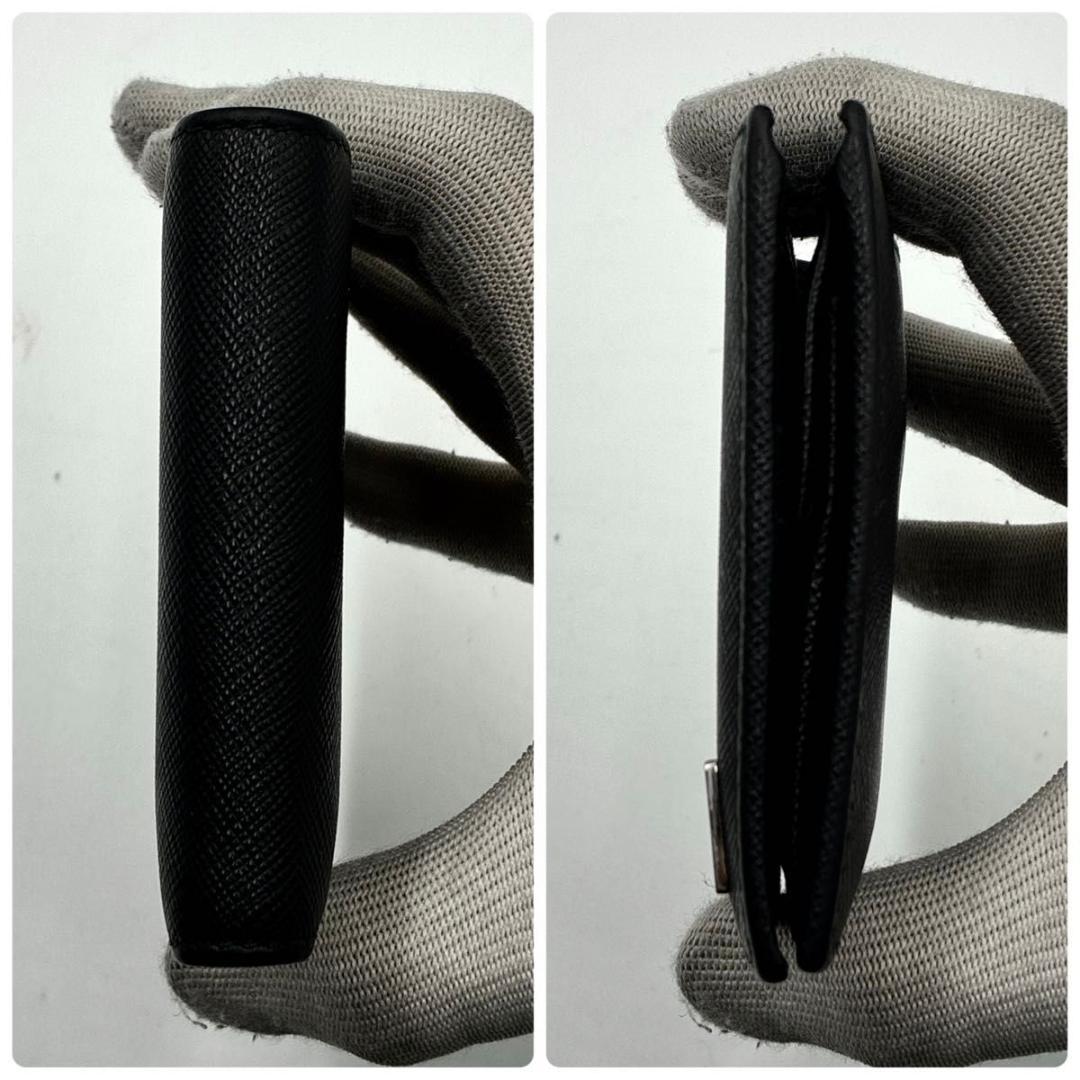 美品 プラダ サフィアーノ 三角ロゴ 二つ折り財布 コンパクト ブラック