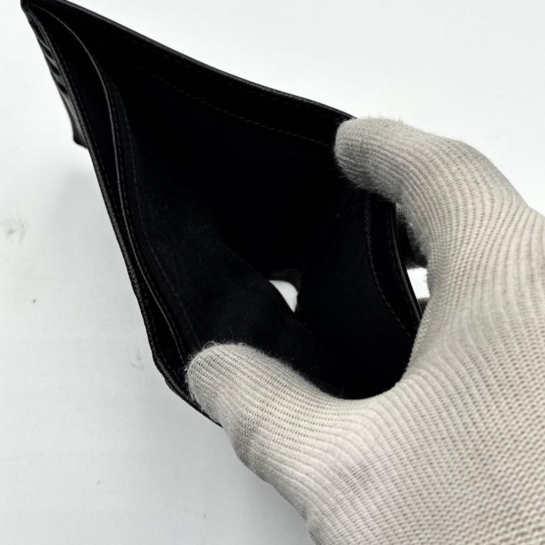 美品 プラダ サフィアーノ 三角ロゴ 二つ折り財布 コンパクト ブラック
