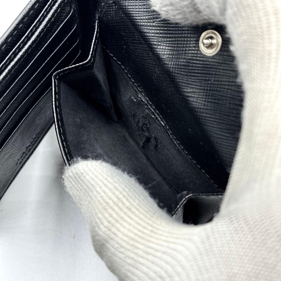 美品 プラダ サフィアーノ 三角ロゴ 二つ折り財布 コンパクト ブラック