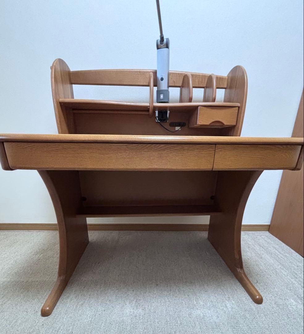 カリモク学習机 ４点セット ２-① 机本体