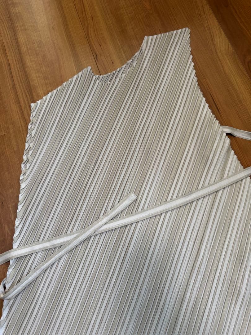 タイムセール ~21日 美品 PLATS PLEASE ノースリーブ