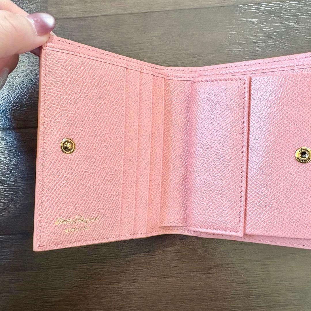 新品未使用　Salvatore Ferragamo フェラガモ財布