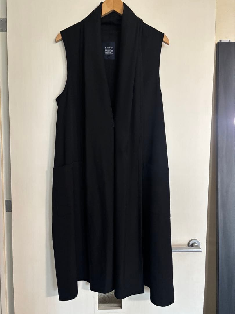 LIMI feu 黒 ベスト　変形ロングベスト