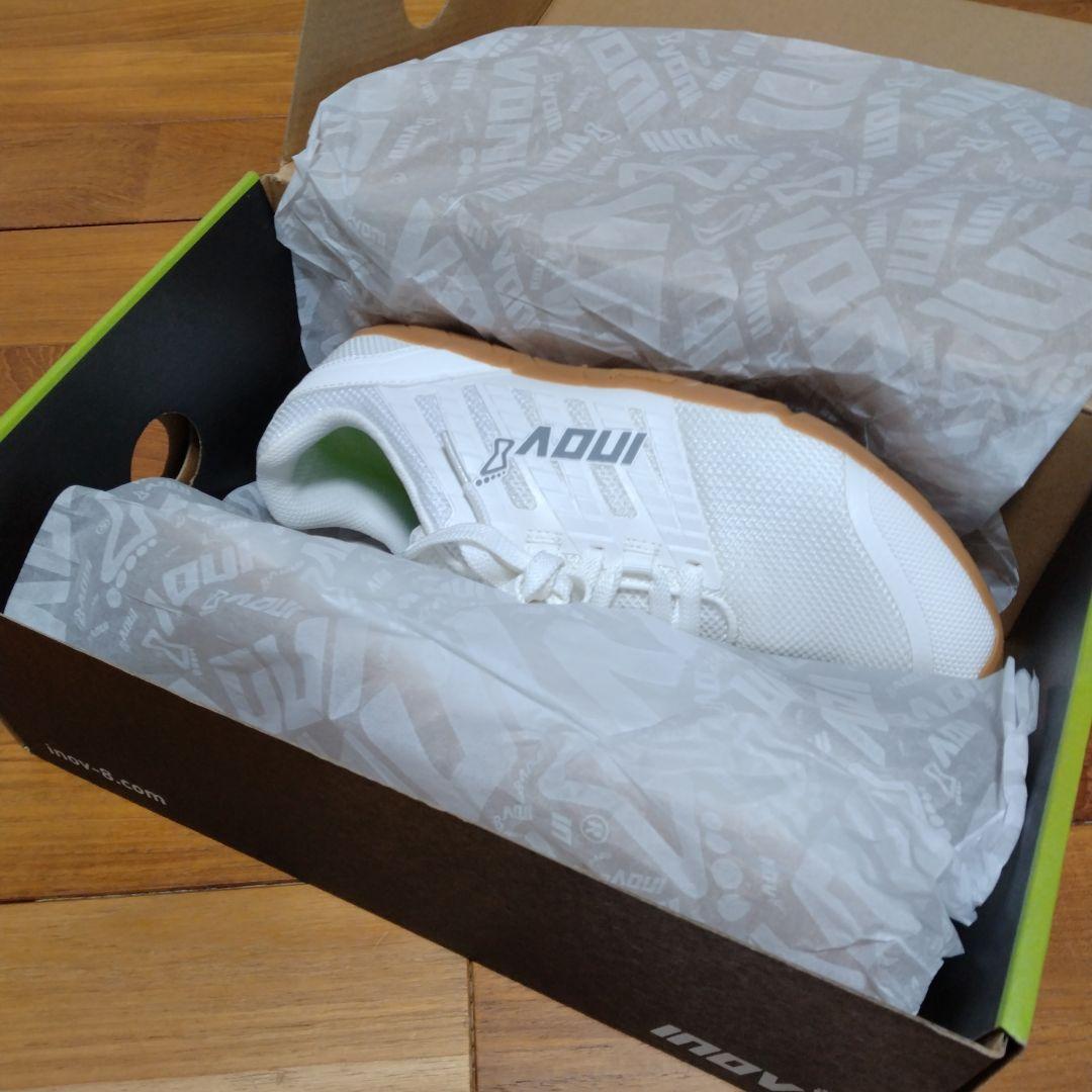 新品最終廃盤人気Inov-8イノヴェイトBARE-XF-210V3 27.0cm