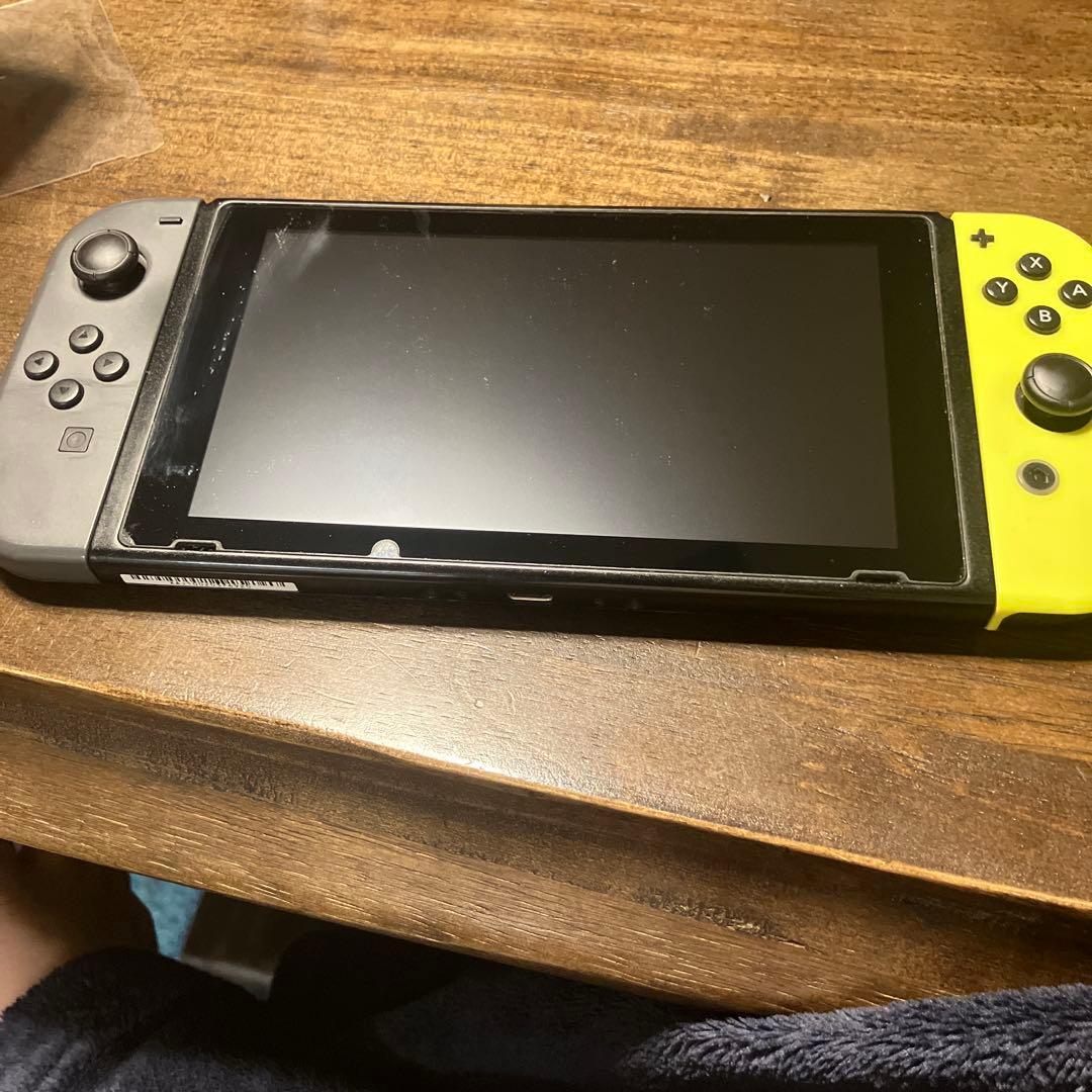 Nintendo Switch 本体 黒/黄