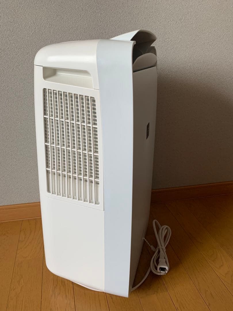 SHARP 衣類乾燥機　除湿器 ホワイト