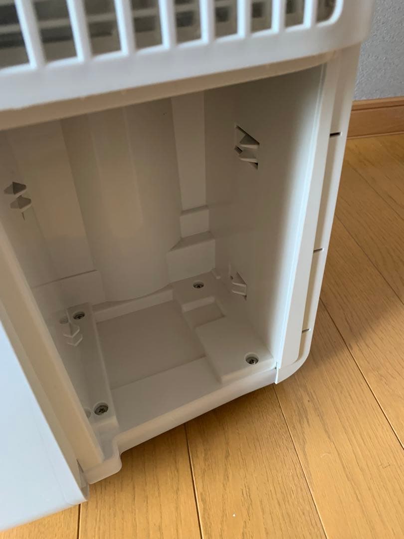 SHARP 衣類乾燥機　除湿器 ホワイト