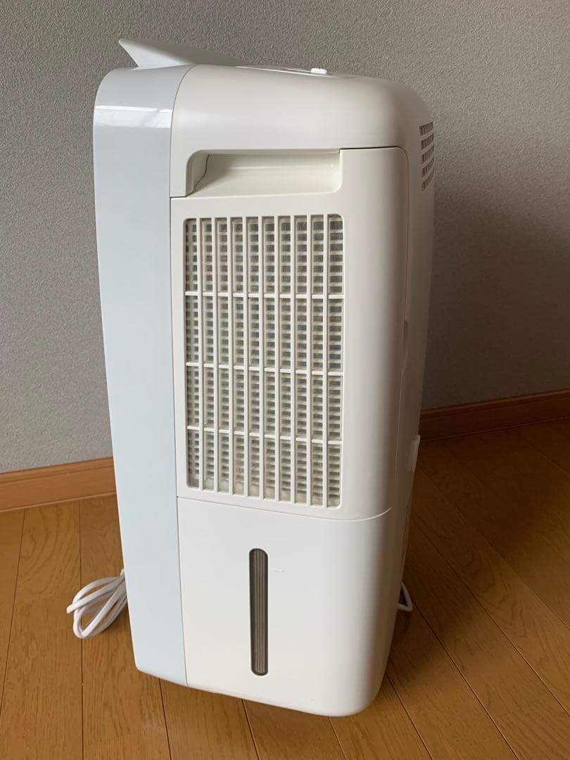 SHARP 衣類乾燥機　除湿器 ホワイト