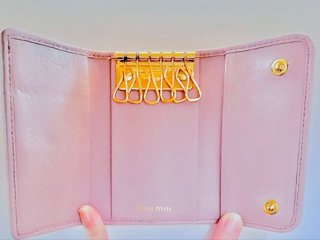 【うまる。】【正規品】miu miu キーケース マテラッセ 箱付き