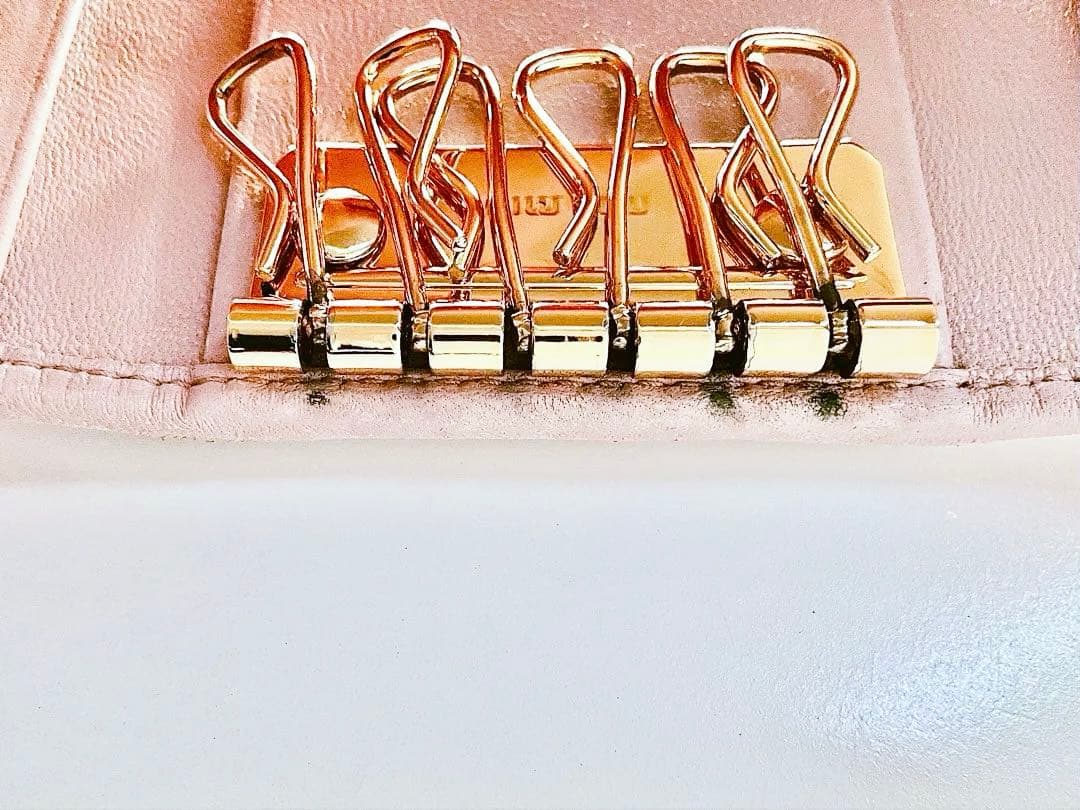 【うまる。】【正規品】miu miu キーケース マテラッセ 箱付き