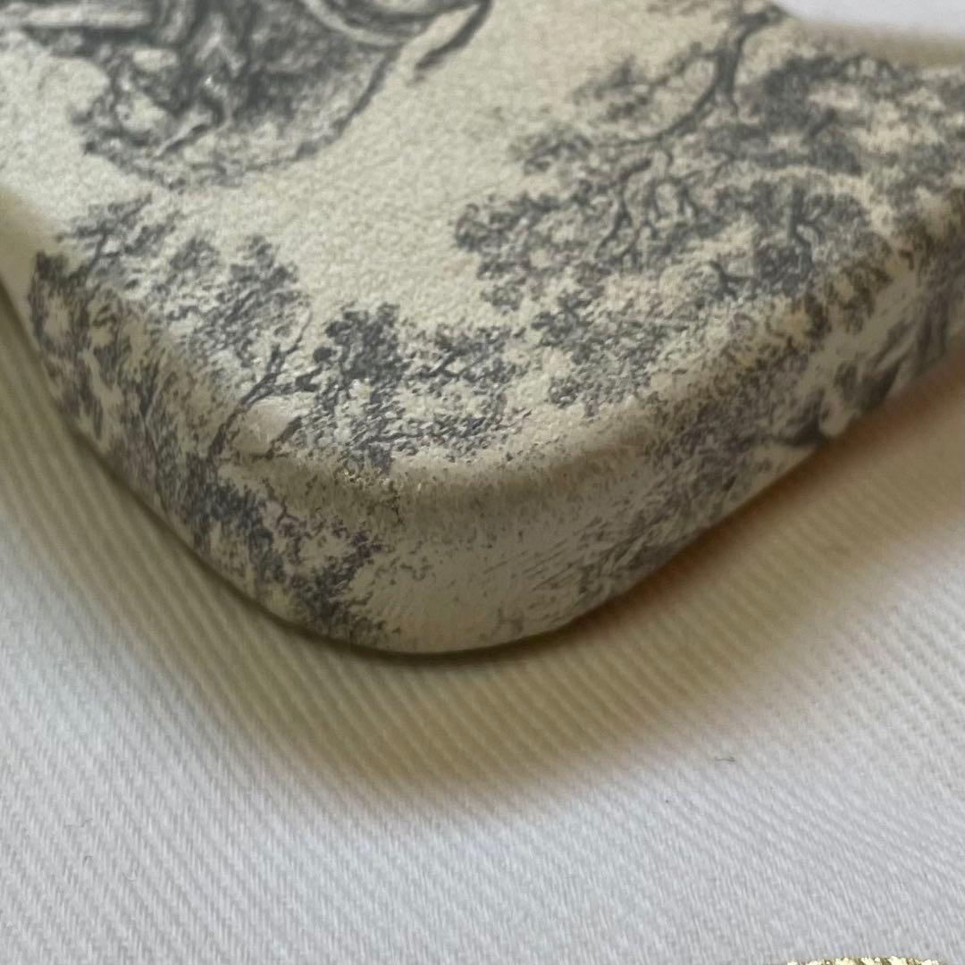 団子白たまDior トワルドゥジュイ iPhone 16 Pro Max