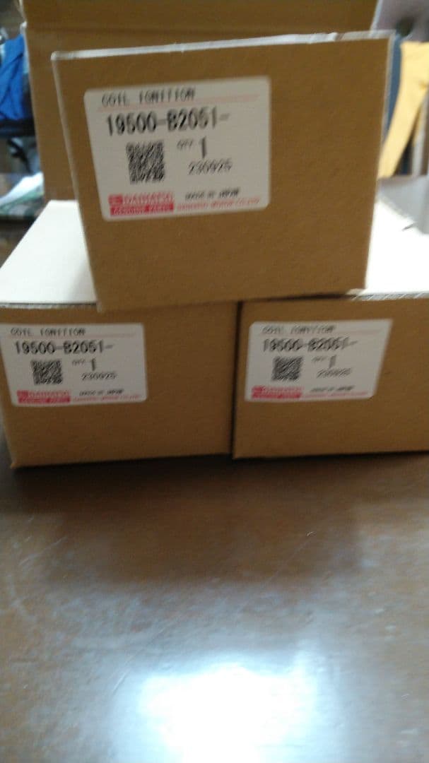 トゥモロー　ダイハツ　イグニッションコイル純正新品　19500-B2051