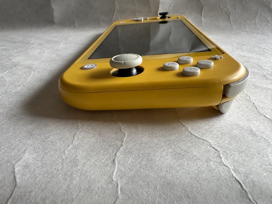 ジャンク品 Nintendo Switch Lite（HDH-001）イエロー