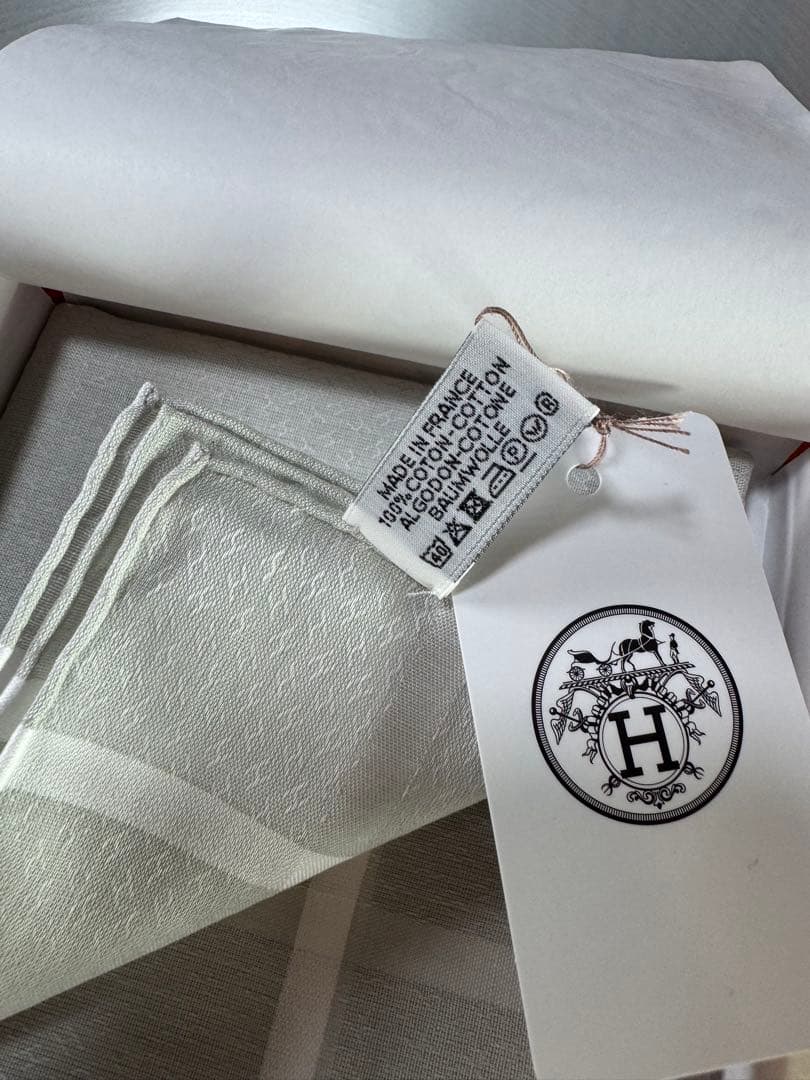 エルメス HERMES ハンカチ コットン100％ クレール グレー ホワイト