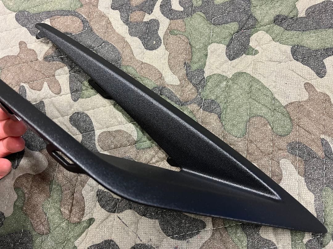 新型デリカD5 後期　フォグベゼル　細目　チッピング塗装　ラプター塗装　訳あり