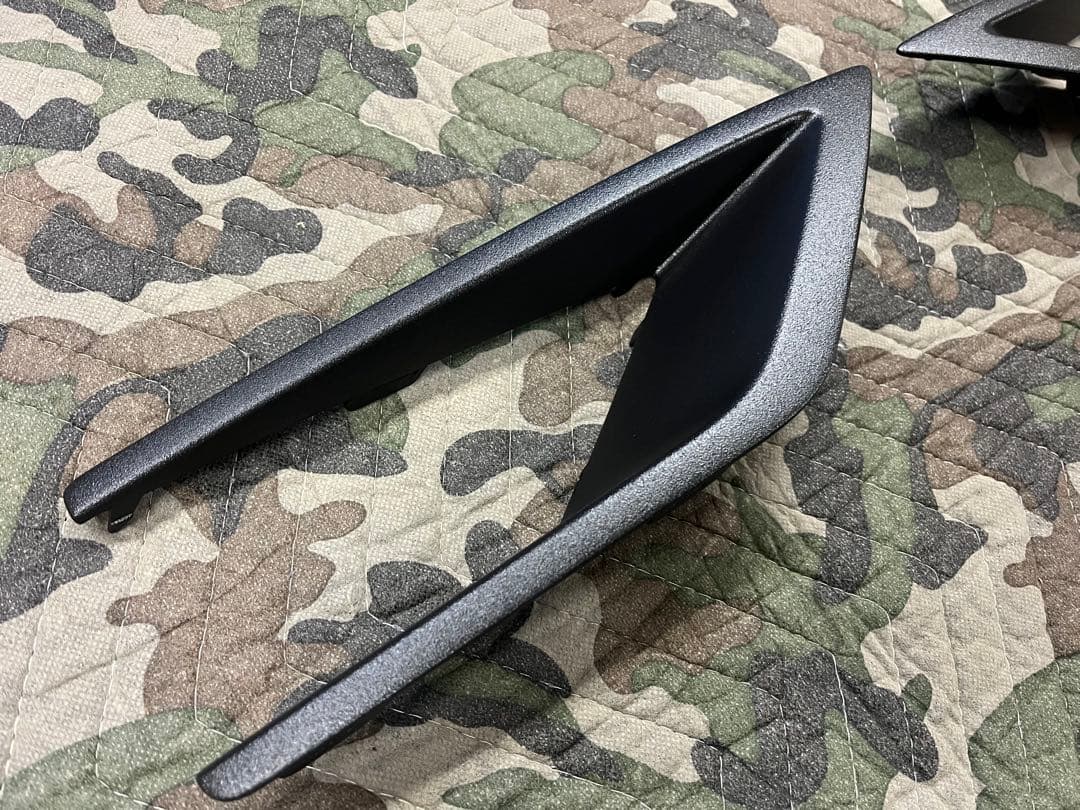 新型デリカD5 後期　フォグベゼル　細目　チッピング塗装　ラプター塗装　訳あり