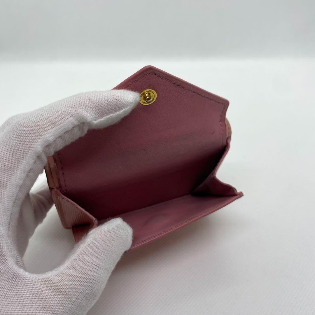 【美品】プラダ 三つ折り財布 コンパクト財布 サフィアーノレザー 小銭 ピンク