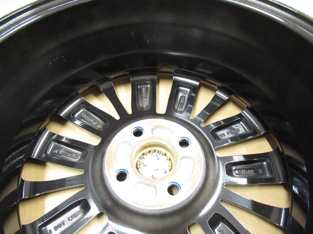 GR フィット リュクス アルミホイール 　6J　+50　PCD 100　ホンダ