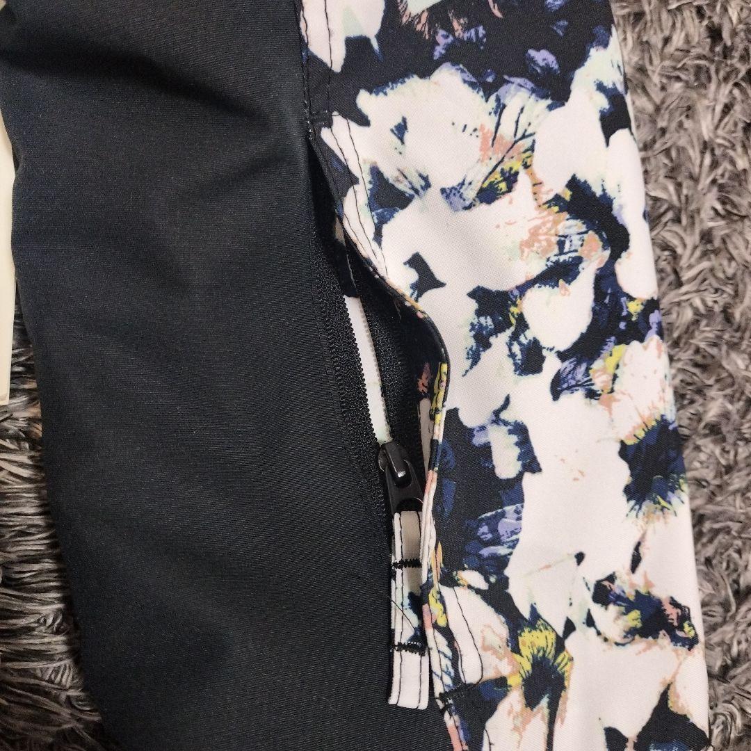 【新品、未使用】ROXY スノーボードジャケット サイズS