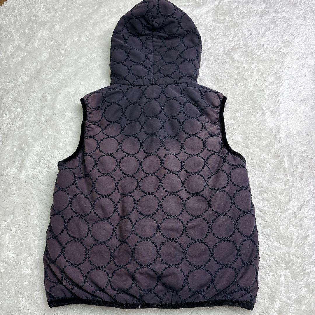 ミナぺルホネン ダウンベスト　タンバリン刺繍　Mサイズ　タグ付き