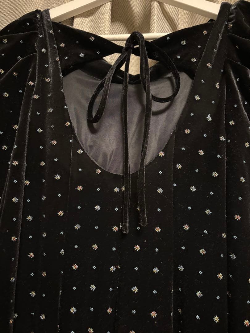 SNIDEL ベロア刺繍ワンピース