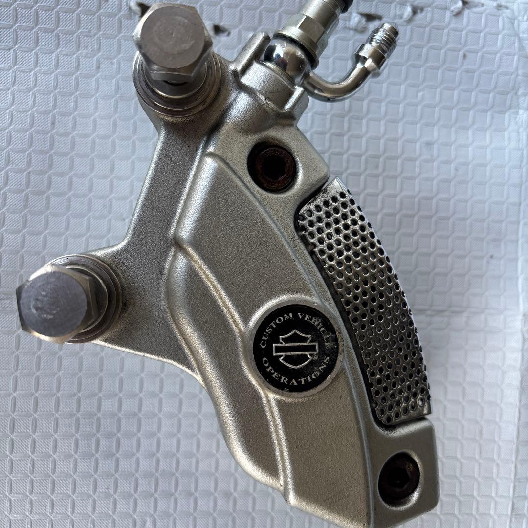 ハーレー　ブレーキキャリパー(フロント左)　ブレンボ