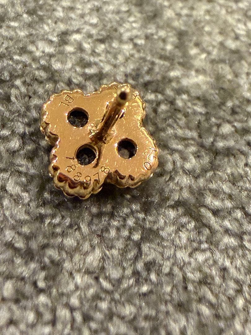 ヴァンクリーフ　スゥィートアルハンブラ　オニキスピアス