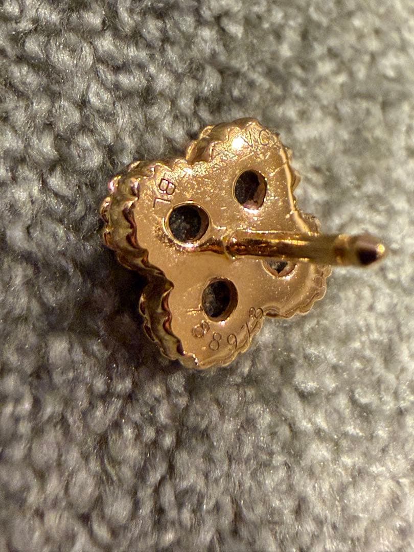 ヴァンクリーフ　スゥィートアルハンブラ　オニキスピアス