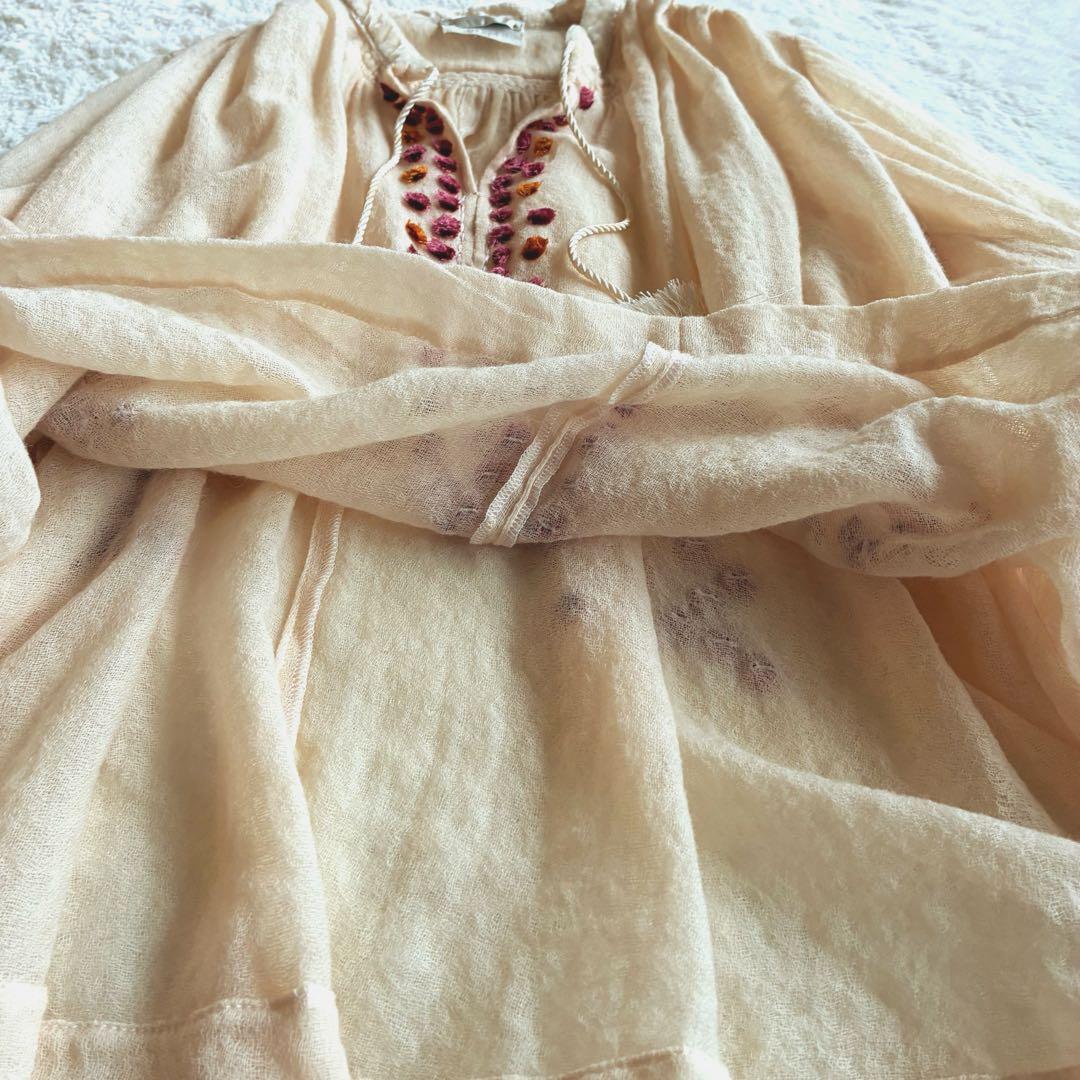 forte_forteフラワー刺繍ウールガーゼブラウス 春向け希少タッセル紐